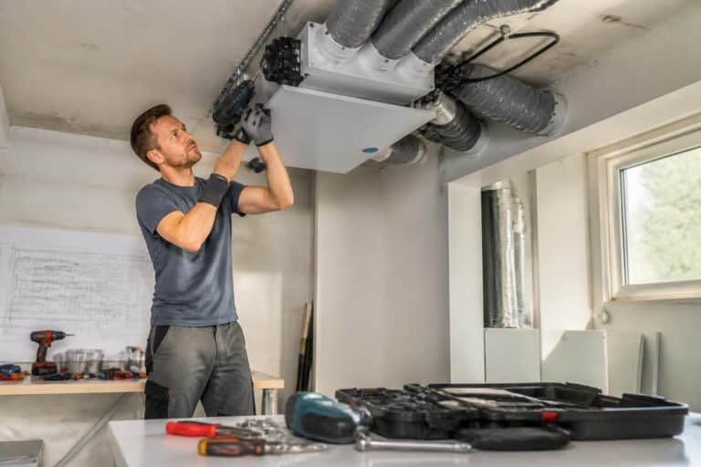 découvrez comment installer et brancher une vmc soi-même facilement grâce à notre guide étape par étape, pour améliorer la ventilation de votre maison.