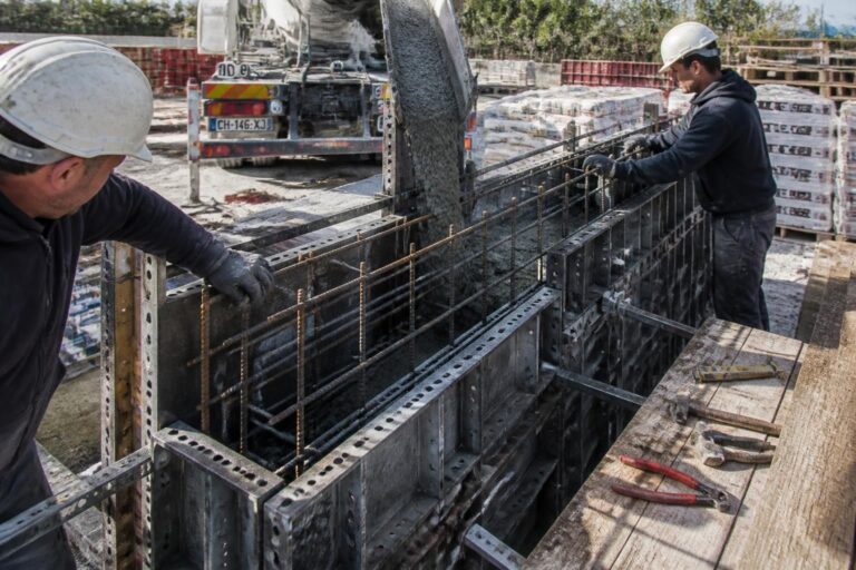 découvrez tout sur le mur banché et le béton à bancher : guide complet pour comprendre les techniques, ferrailler efficacement et réussir la mise en œuvre pour des constructions solides et durables.